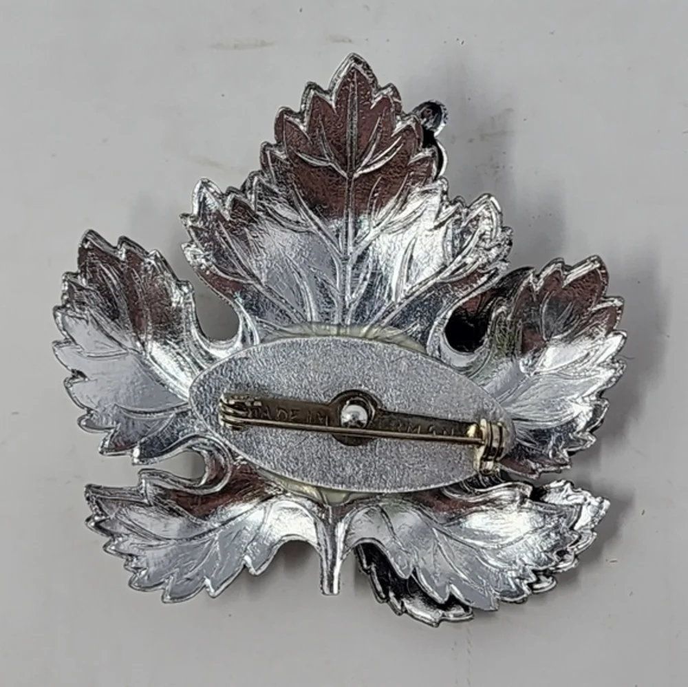 Vintage Silver‎ Colored Grapes And Leaves Brooch